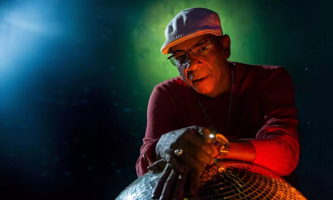Sábado(17), tem a comemoração do aniversário de 35 anos do Baile de Charme do Viaduto de Madureira